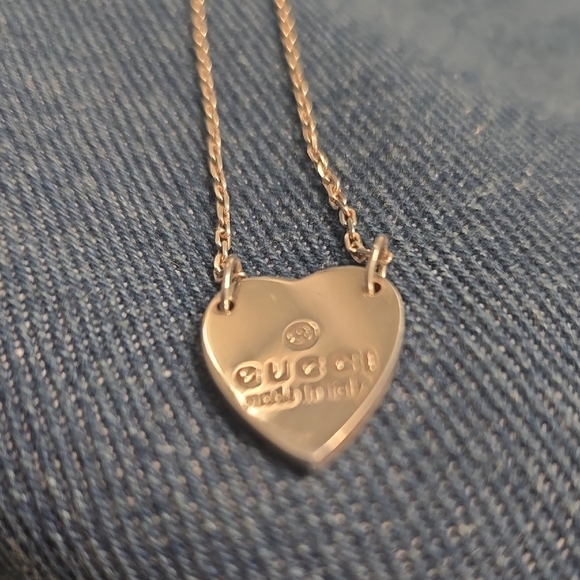 Gucci Silver Heart Necklace - Picture 7 of 7